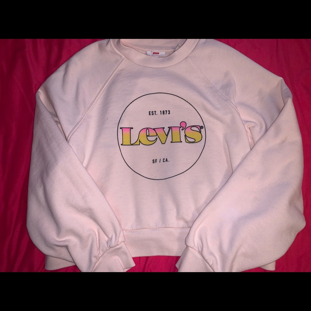 levi’s crewneck sweatshirt:))